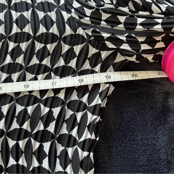 Sunny Leigh top XL NWOT - Picture 5 of 7